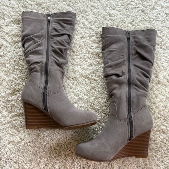 Ruched Detail Wedge Heel Boots Gray 8 - Picture 2 of 5